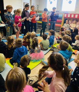 skupno branje Vrtec Ravne (1)